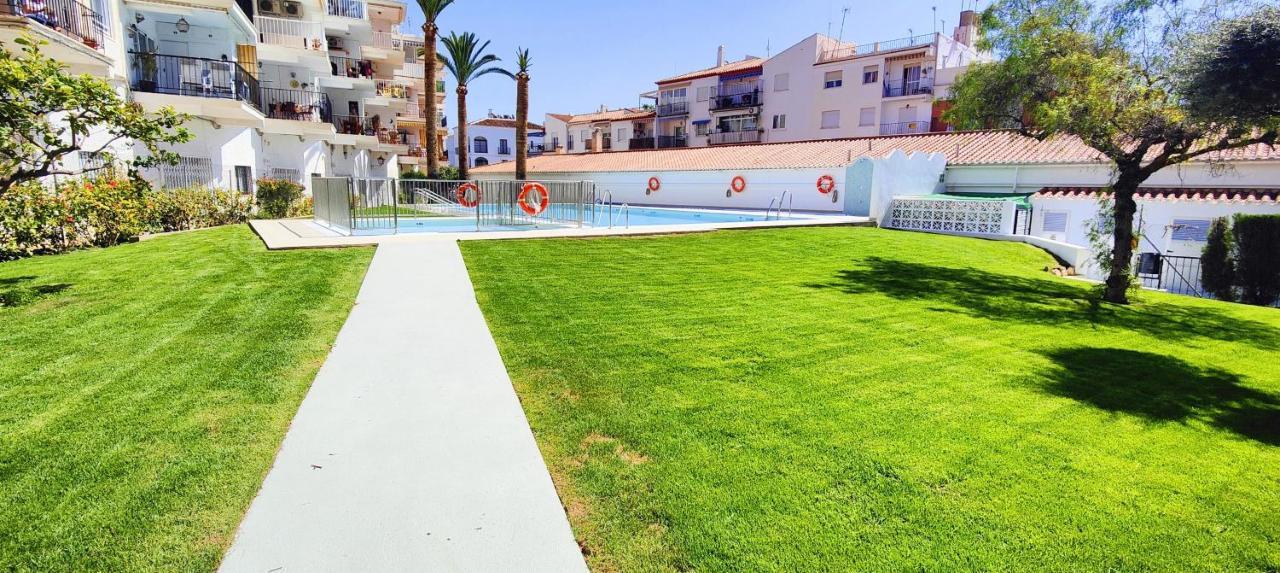 AP379 Casa Seger Apartment Nerja Bagian luar foto