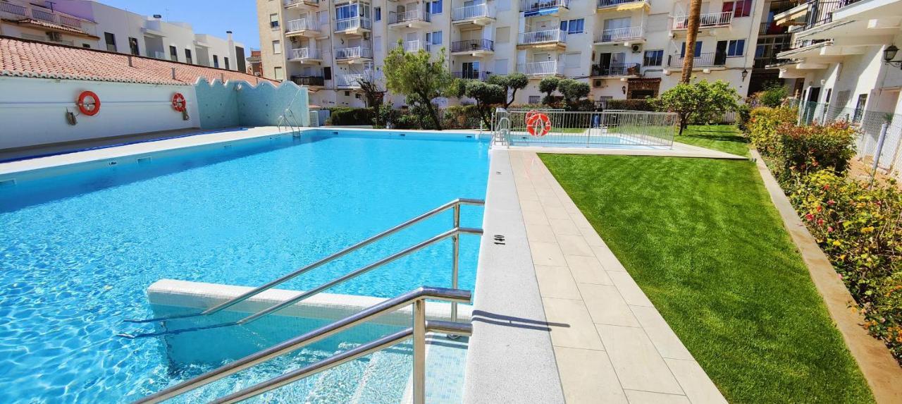 AP379 Casa Seger Apartment Nerja Bagian luar foto